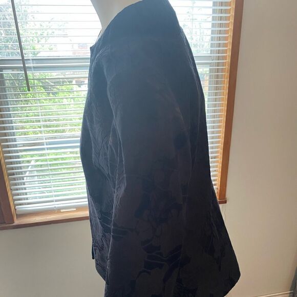 Chico’s Black Jacquard 3/4 sleeves Clasp closure blazer, size 2/12 - Picture 4 of 5